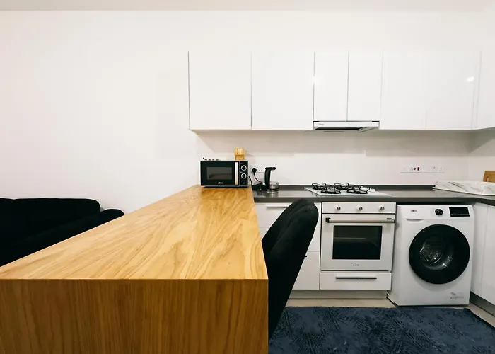 Ceasar Spacious In Amelius